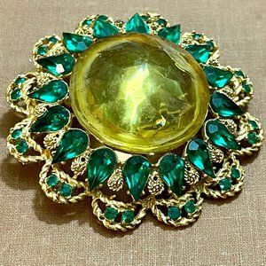 Vintage 50s Intricate Gold Tone Rope Faux Citrine Emerald Rhinestone Brooch Pin